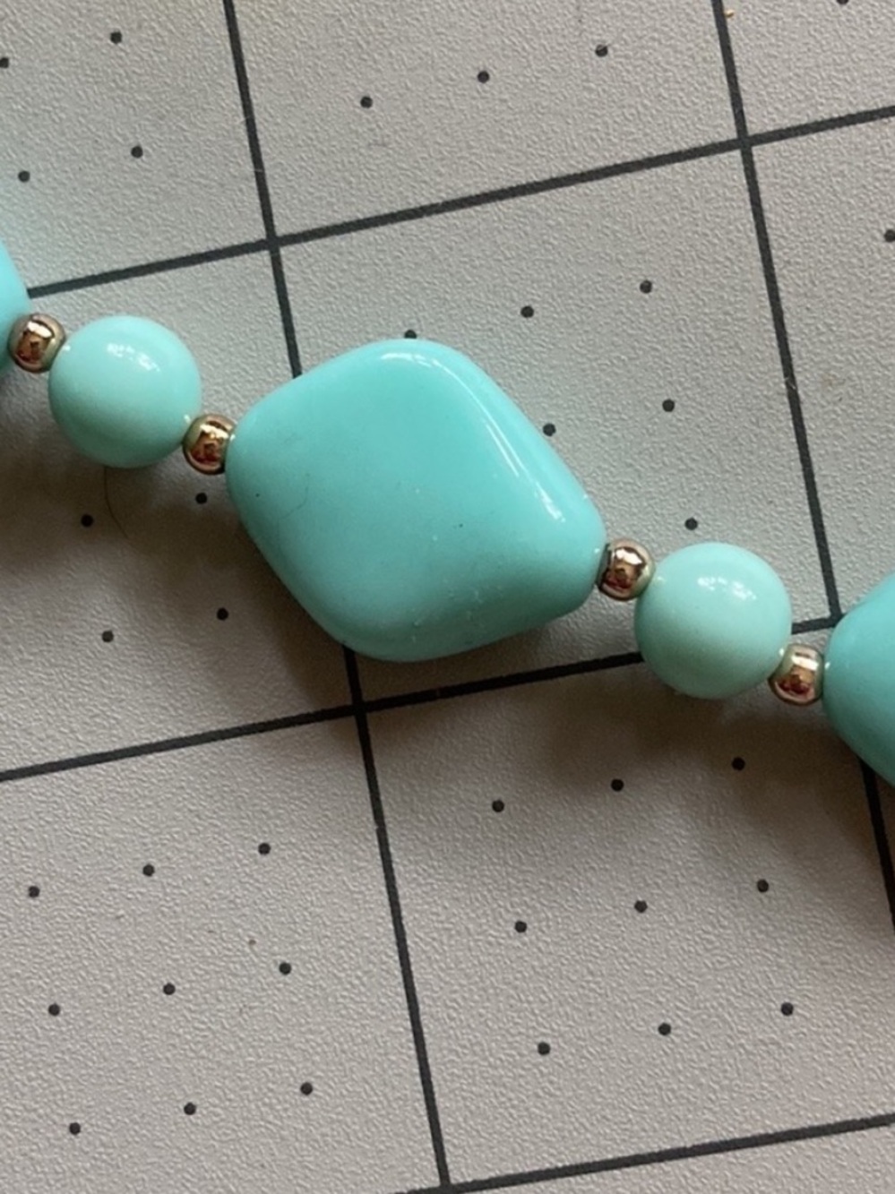Mint green Beaded Necklace - Picture 3 of 3